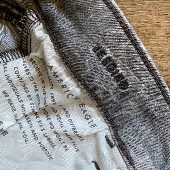 American Eagle sz 2 next level stretch distressed jean jeggings euc - Picture 5 of 8